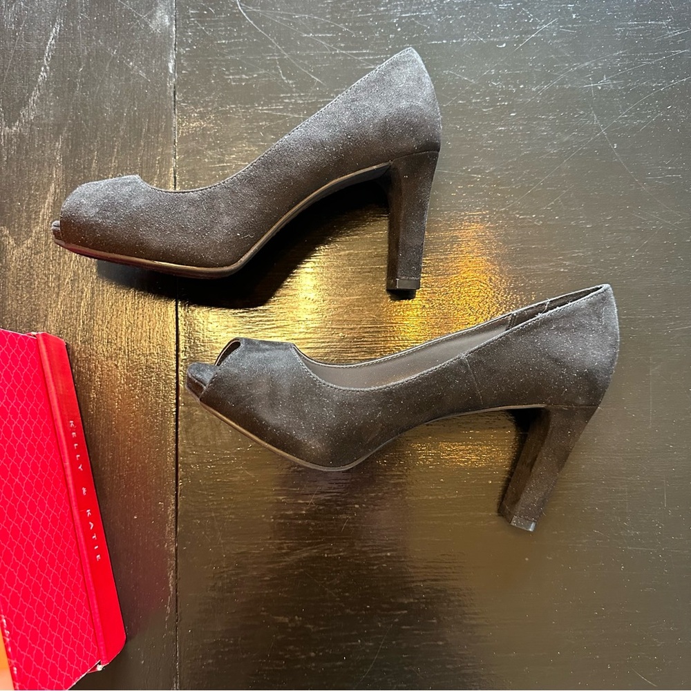 Kelly & Katie Size 6 Heel Work Shoe Business Broken In3 Inch Toe Show Summer